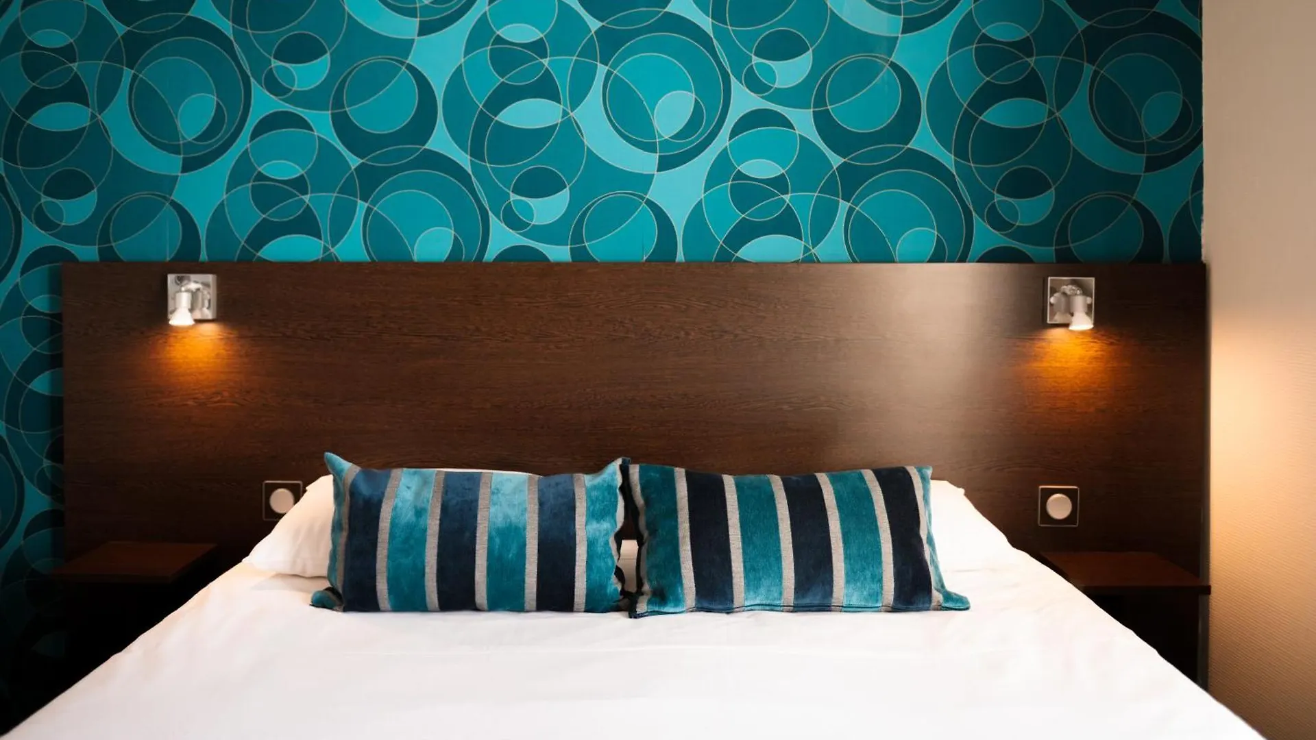 ברסט Hotel Bellevue 2*,  צרפת